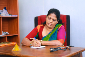 Auyrveda Lady Doctor in Sri Lanka Doctor Swetha Lalini